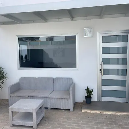 Grey By Vulcano Homes Вилла Таиче
