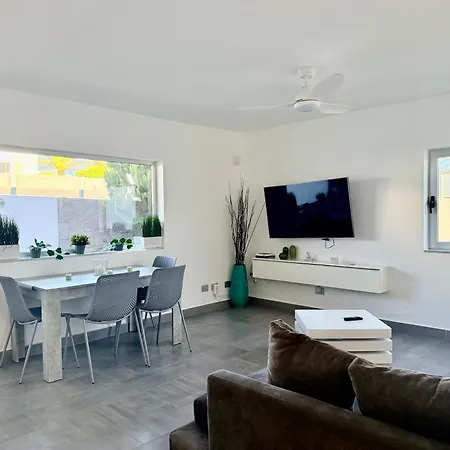 ヴィラ Grey By Vulcano Homes