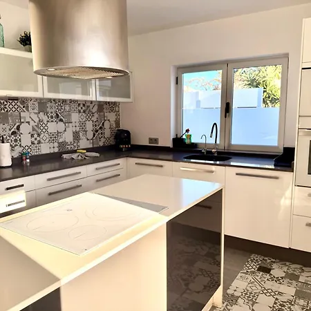 Grey By Vulcano Homes ヴィラ