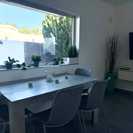 Grey By Vulcano Homes ヴィラ